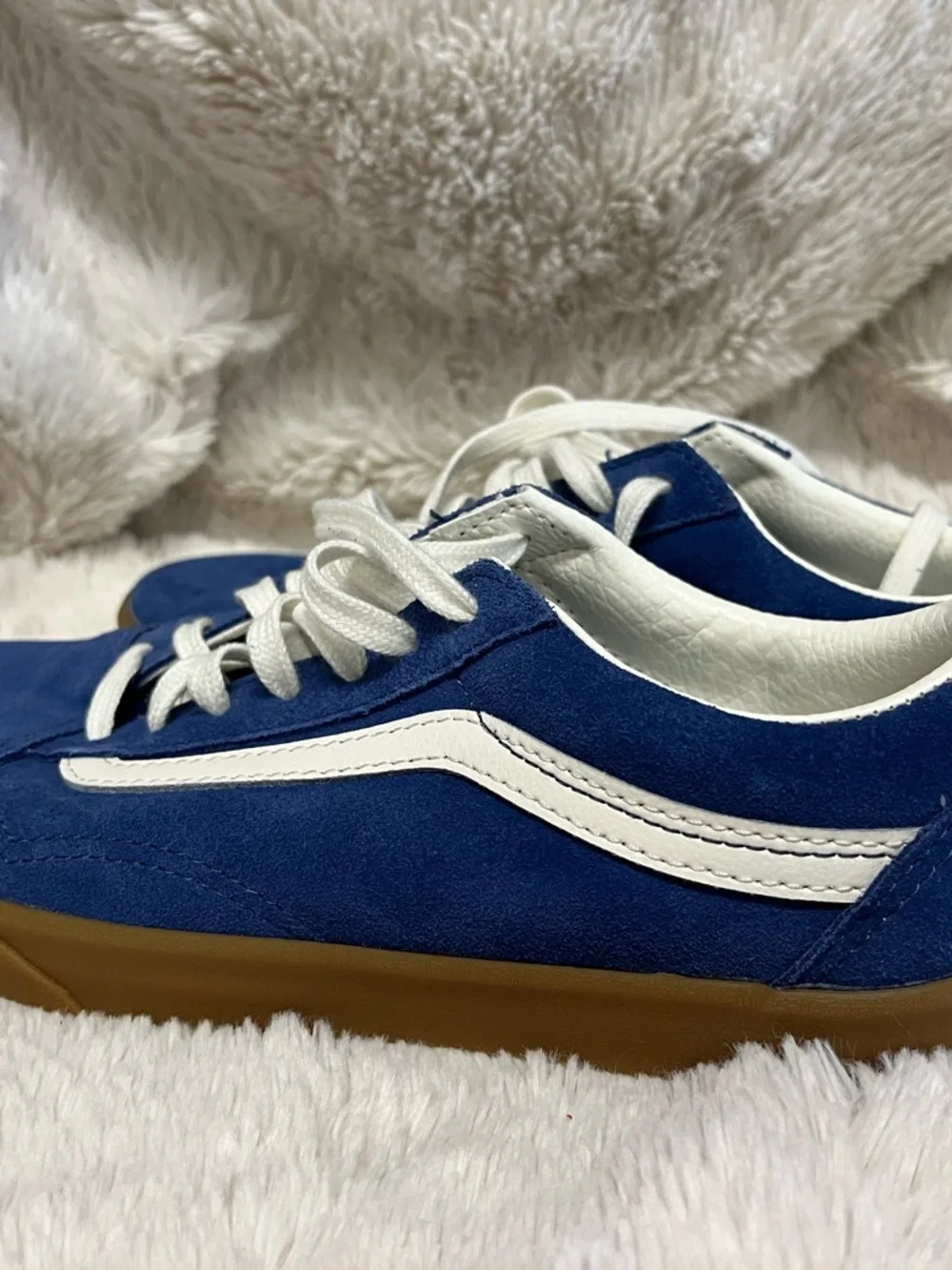NWT✨sz6✨✨unisex✨Vans Blue Suede Low-Top Sneakers with White Stripe